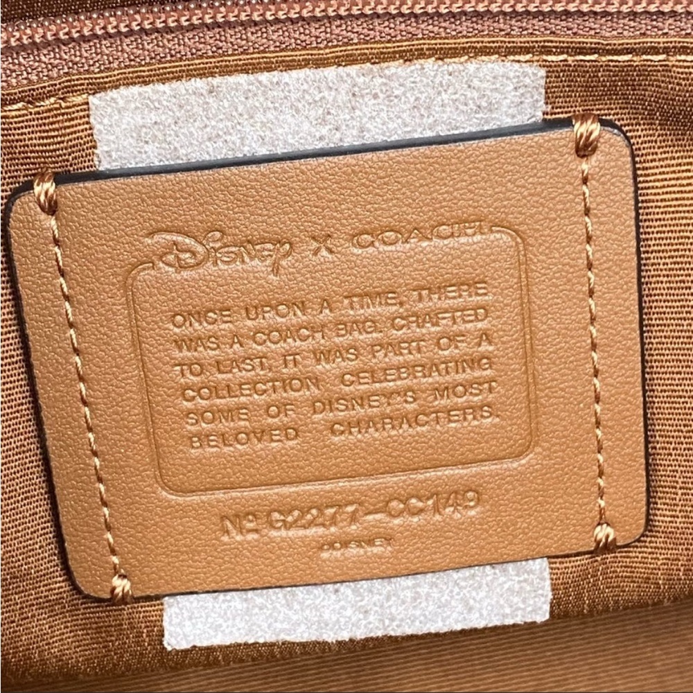 Disney X Coach Rowan Satchel In Signature
Canvas With Patches New Coach - Picture 9 of 15